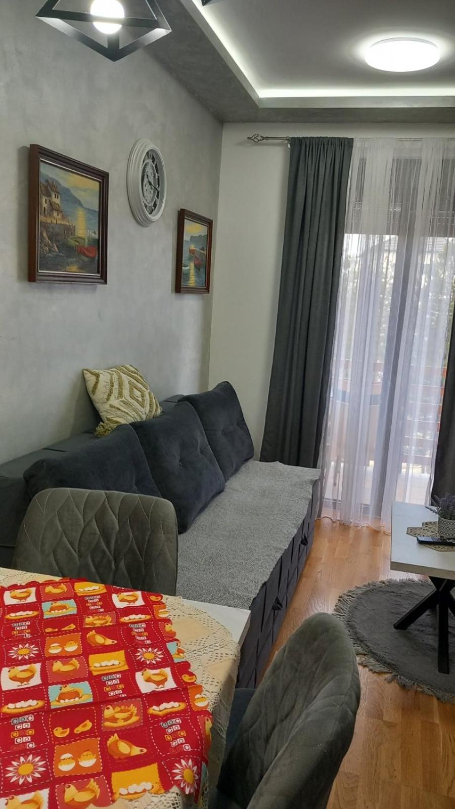 Akik Apartment