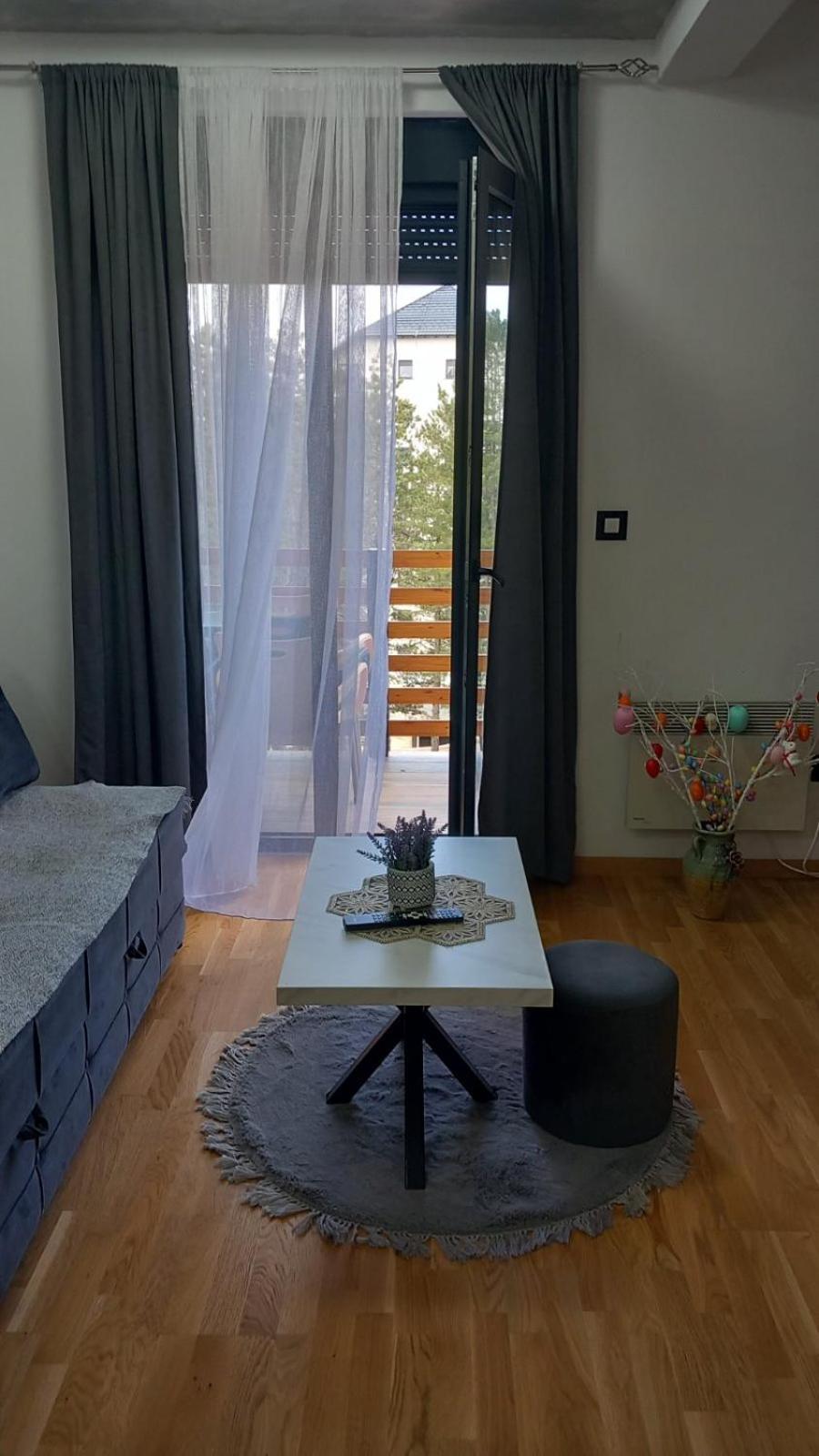 Apartment Akik *